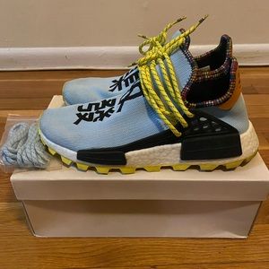 ADIDAS NM HU - PHARRELL INSPIRATION PACK
CLEAR SKY